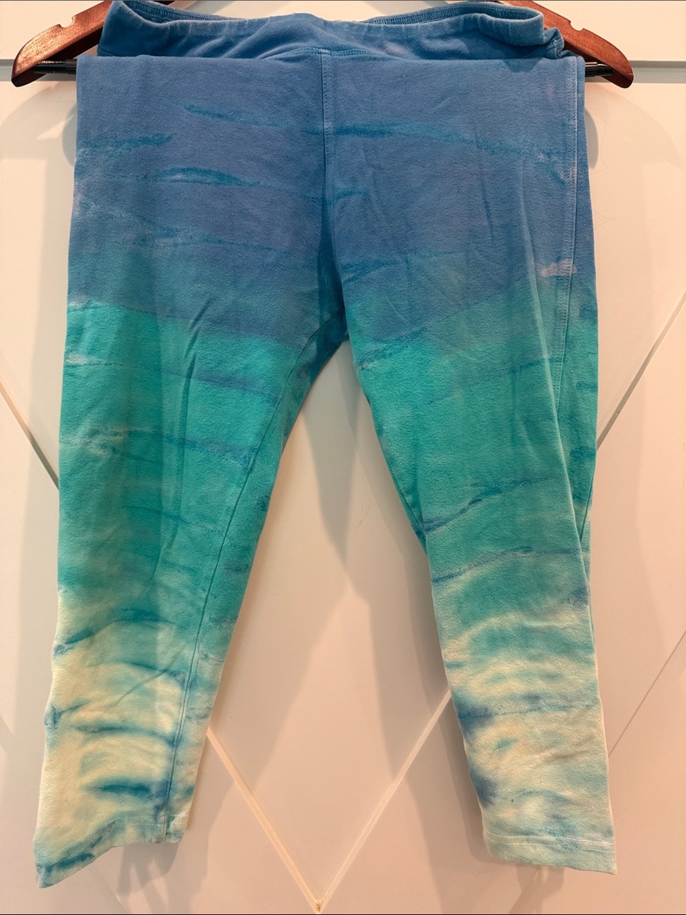Hard Tail Blue and Green Ombre Capri Leggings